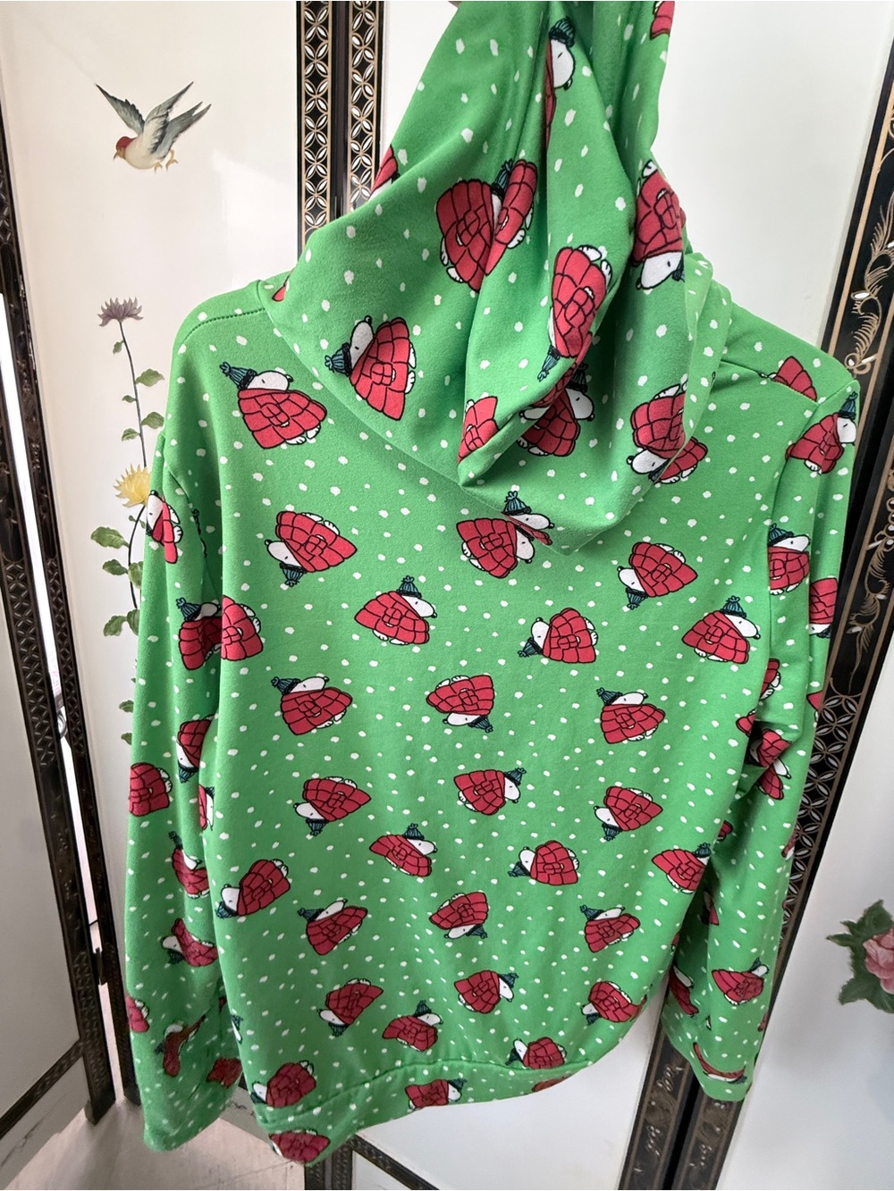 Peanuts Snoopy Green Christmas Puffer Jacket Hoodie Size Large - Picture 2 of 6